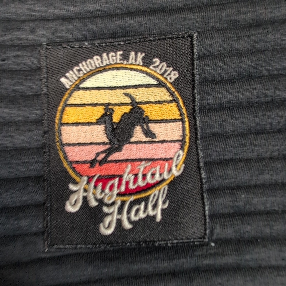 Brooks Sweatshirt Womens S Black Pockets Athletic Running Alaska Gorpcore - Picture 10 of 10